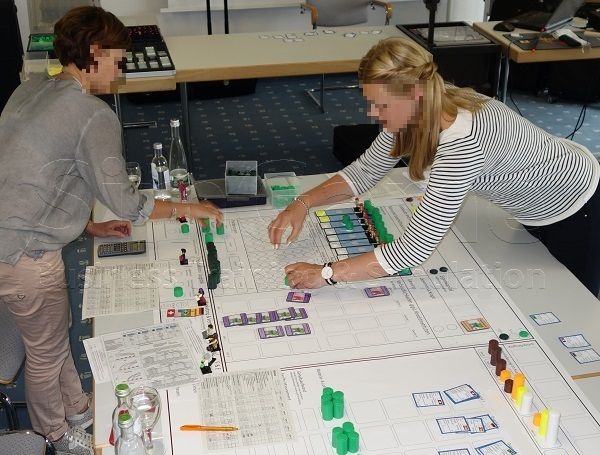 Online Seminare für BWL und Projektmanagement und Innovationsmanagement mit Simulationen und Planspiele – Business Simulation – Online BWL Online Simulation – Online BWL Online Planspiele – Projektmanagement Simulation – Projektmanagement Planspiele – Online Unternehmenssimulation – Projekt Online Simulation – Projekt Planspiel - Online Innovationsmanagement - Innovation - Online BWL Seminare und Schulungen – Projektmanagement Online Seminare und Online Schulungen – Online BWL Simulation – BWL Planspiele – Online Projektmanagement Online Simulation - Online Innovationsmanagement - Innovation - Projektmanagement Planspiele – Online Unternehmenssimulation – Projekt Online Simulation – Online Projekt Planspiel – Online BWL Simulation – Online BWL Online Planspiele - Innovationsmanagement - Online Innovation - Projektmanagement Online Simulation – Projektmanagement Online Planspiele – Unternehmenssimulationen – Online Business Simulation – Projekt Online Simulationen - Innovationsmanagement - Online Innovation - Betriebswirtschaft Simulation - Betriebswirtschaft Simulationen - Seminare für BWL und Projektmanagement mit Simulationen und Planspiele – Online BWL Online Simulationen - Online Projektmanagement Online Simulationen