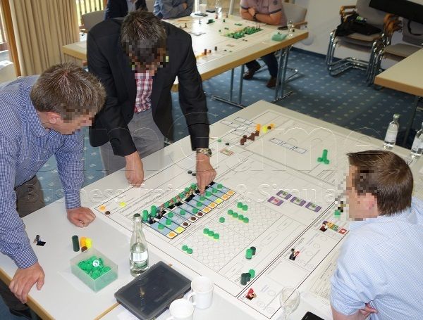 Online Seminare für BWL und Projektmanagement und Innovationsmanagement mit Simulationen und Planspiele – Business Simulation – Online BWL Online Simulation – Online BWL Online Planspiele – Projektmanagement Simulation – Projektmanagement Planspiele – Online Unternehmenssimulation – Projekt Online Simulation – Projekt Planspiel - Online Innovationsmanagement - Innovation - Online BWL Seminare und Schulungen – Projektmanagement Online Seminare und Online Schulungen – Online BWL Simulation – BWL Planspiele – Online Projektmanagement Online Simulation - Online Innovationsmanagement - Innovation - Projektmanagement Planspiele – Online Unternehmenssimulation – Projekt Online Simulation – Online Projekt Planspiel – Online BWL Simulation – Online BWL Online Planspiele - Innovationsmanagement - Online Innovation - Projektmanagement Online Simulation – Projektmanagement Online Planspiele – Unternehmenssimulationen – Online Business Simulation – Projekt Online Simulationen - Innovationsmanagement - Online Innovation - Betriebswirtschaft Simulation - Betriebswirtschaft Simulationen - Seminare für BWL und Projektmanagement mit Simulationen und Planspiele – Online BWL Online Simulationen - Online Projektmanagement Online Simulationen