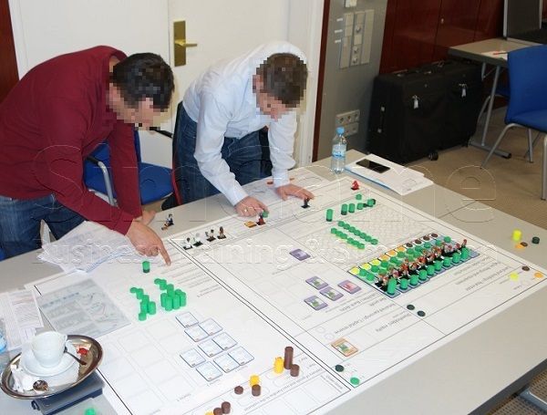 Online Seminare für BWL und Projektmanagement und Innovationsmanagement mit Simulationen und Planspiele – Business Simulation – Online BWL Online Simulation – Online BWL Online Planspiele – Projektmanagement Simulation – Projektmanagement Planspiele – Online Unternehmenssimulation – Projekt Online Simulation – Projekt Planspiel - Online Innovationsmanagement - Innovation - Online BWL Seminare und Schulungen – Projektmanagement Online Seminare und Online Schulungen – Online BWL Simulation – BWL Planspiele – Online Projektmanagement Online Simulation - Online Innovationsmanagement - Innovation - Projektmanagement Planspiele – Online Unternehmenssimulation – Projekt Online Simulation – Online Projekt Planspiel – Online BWL Simulation – Online BWL Online Planspiele - Innovationsmanagement - Online Innovation - Projektmanagement Online Simulation – Projektmanagement Online Planspiele – Unternehmenssimulationen – Online Business Simulation – Projekt Online Simulationen - Innovationsmanagement - Online Innovation - Betriebswirtschaft Simulation - Betriebswirtschaft Simulationen - Seminare für BWL und Projektmanagement mit Simulationen und Planspiele – Online BWL Online Simulationen - Online Projektmanagement Online Simulationen